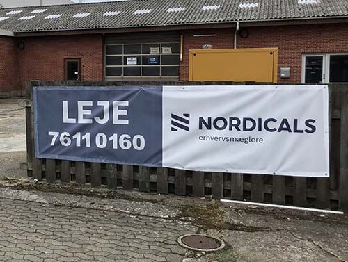 Udendørs banner for Qubiqa med område information